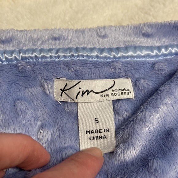 Kim Rogers Sleepwear set. Classic & beautiful! 💕 Woman’s small. Periwinkle - Picture 3 of 10